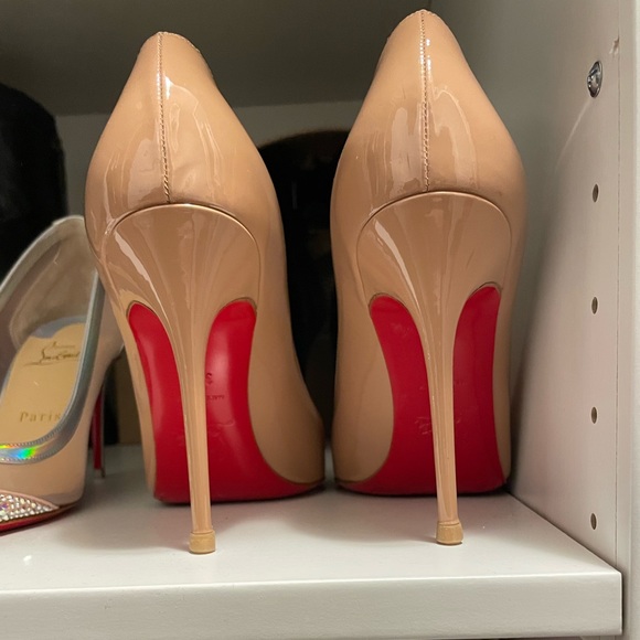 ❌SOLD❌Christian Louboutin DECOLLETE 554 100 Patent 8.5 nude - Picture 4 of 8